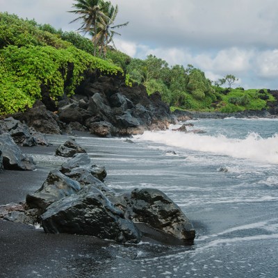 Honokalani Black Sand Beach (Road to Hana, Maui)