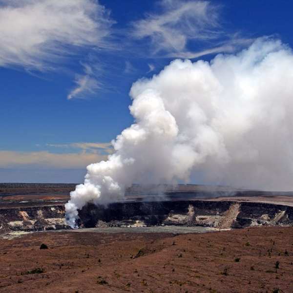 PolyAd - Kilauea Smoke Stack and Crater