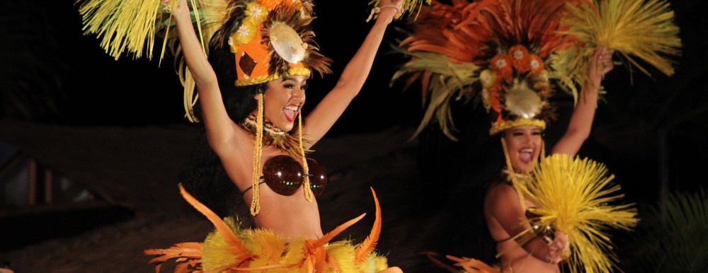 luau dancers