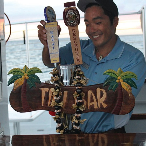 bar waikiki fireworks cruise