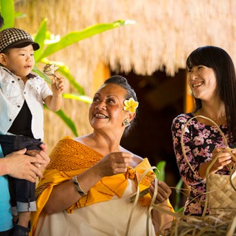 weaving demonstration