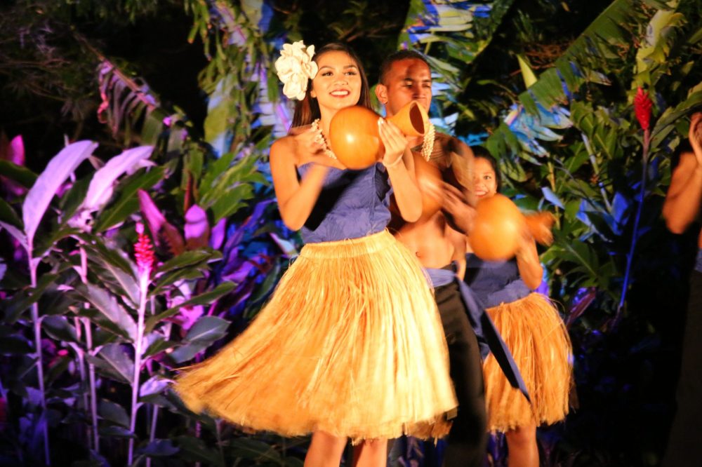Mele Luau Dancer