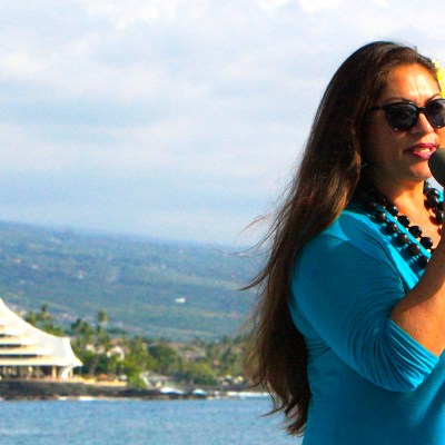 dinner cruise host and singer