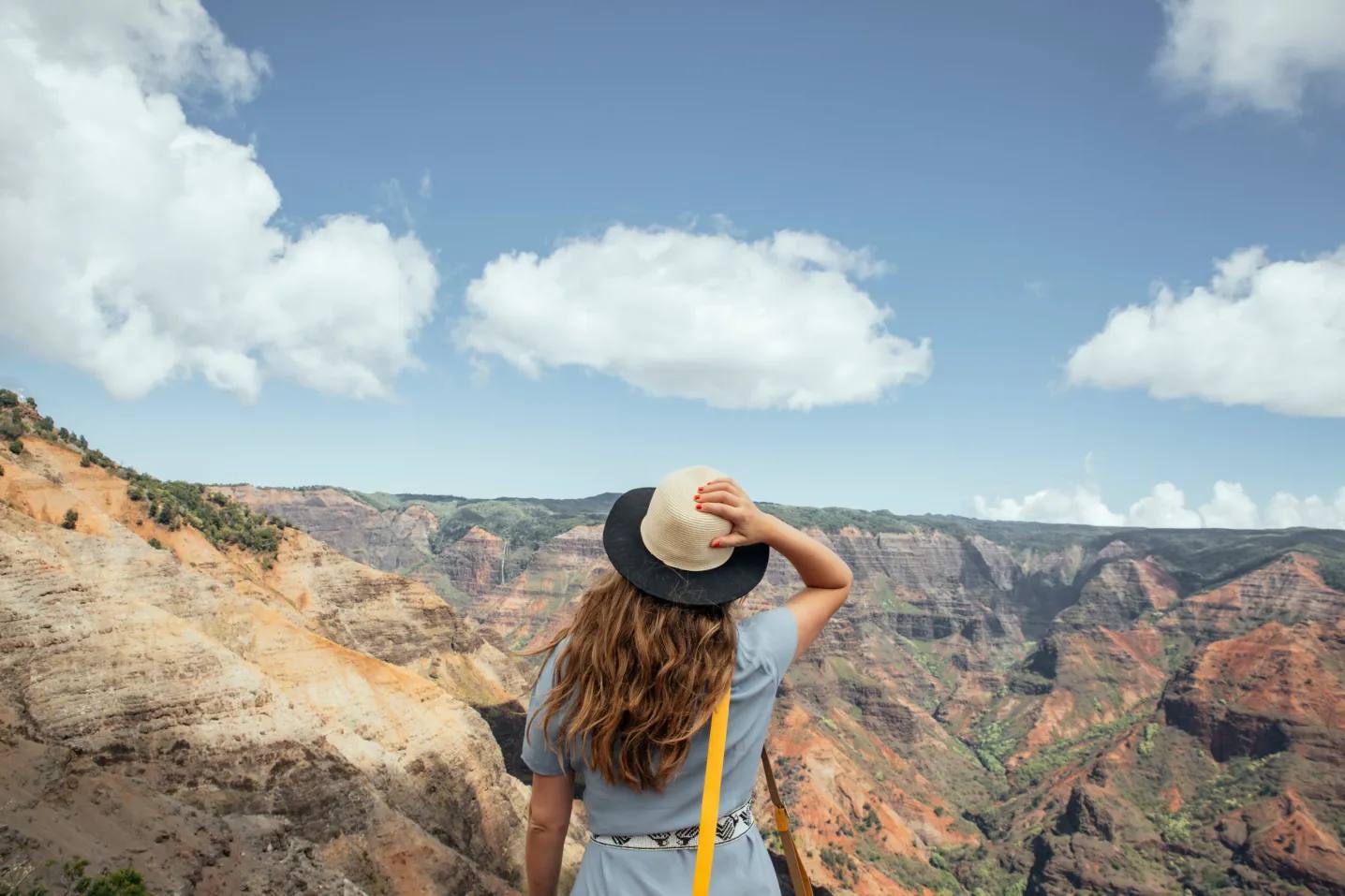 Solo Traveler’s Guide to Hawaii: Safe, Social, and Stress-Free Ways to Explore