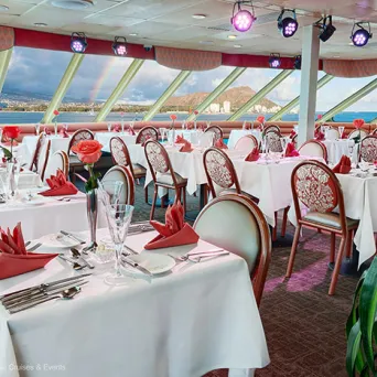 Succulent crab and steak entrees on the Star of Honolulu dinner cruise